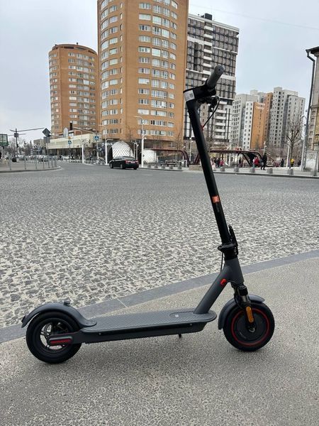 Електросамокат Mi Scooter M365 Pro 4 500W 12.4Ah (2024) з аморти &mdash; максимальна швидкість до 25 км/год, потужність 500 Вт Mi-M365 фото